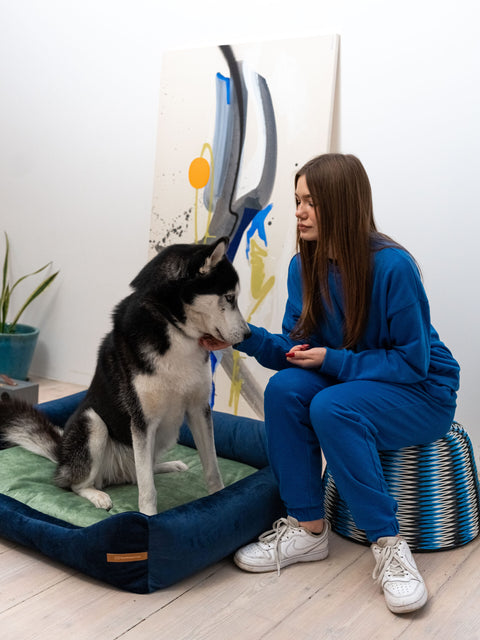 „Otto” granatowe legowisko z materacem ortopedycznym „Ori”